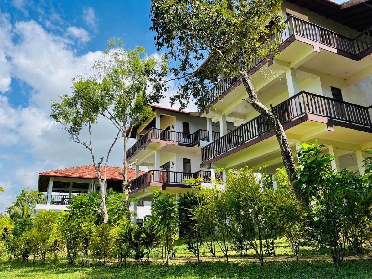 Ashansa Lagoon Resort Tangalle Exterior photo
